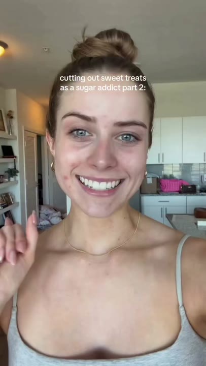 Frame at 0 seconds: Introduce the challenge with a cheerful day-one selfie, immediately advance to day two, and cut to the creator curled…