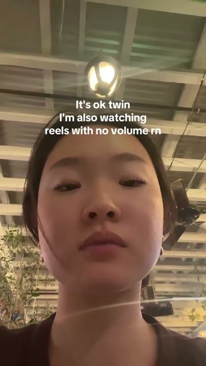 Frame at 3 seconds: The selfie and overlay continue with minor facial and lighting changes, without a reveal.